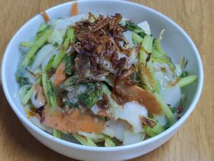 Crispy noodles with gravy at Tue Tin Chay Quan in Ho Chi Minh City