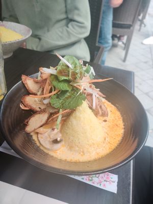 Curry with "chicken" (the best dish) at Mama Tai in Aachen