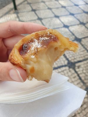 Creamy heavenly vegan custard at Vegan Nata - Chiado in Lisbon
