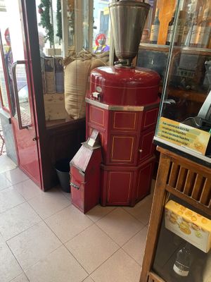 Inside at Vegan Nata - Chiado in Lisbon