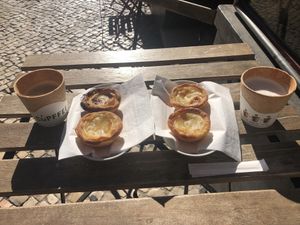 Edible cups & Natas in the sun  at Vegan Nata - Chiado in Lisbon