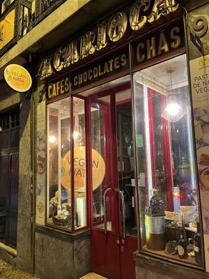 Night outside   at Vegan Nata - Chiado in Lisbon