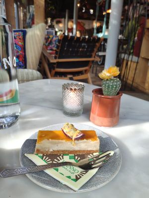 Tropical Slice at HANNO Groots Café in Delft