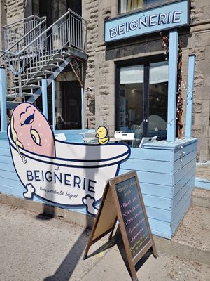 Storefront at La Beignerie in Montreal