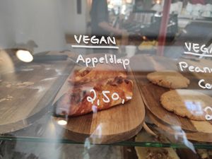 Vegan Apple at Screaming Beans in Amsterdam