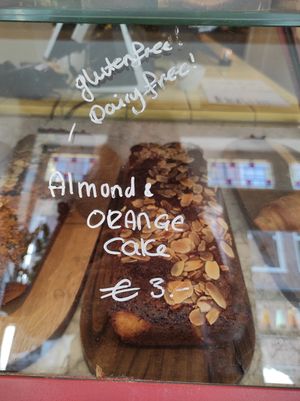 Dairy free cake at Screaming Beans in Amsterdam