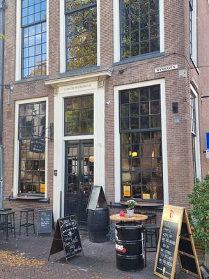 entrance + outdoor seating at Wijnhaven in Delft