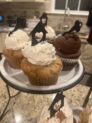 Vanilla Champagne/Chocolate  at Molly's Corner Cafe & Bakery in Reading