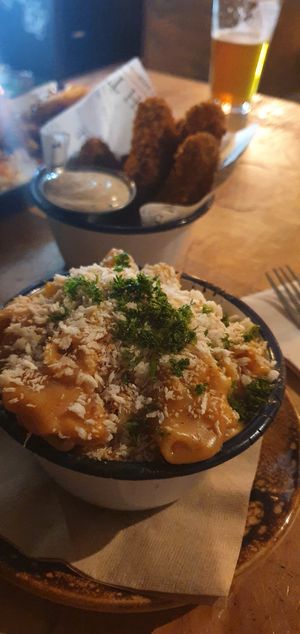 Vegan mac and fried pickles at Beech Tree Craft Beer in Queenstown