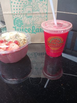 Recovery juice and smoothie bowl at JuiceLand - Palm Way in Austin