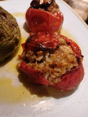 Stuffed tomatoes and peppers with rice at Raeti in Crete