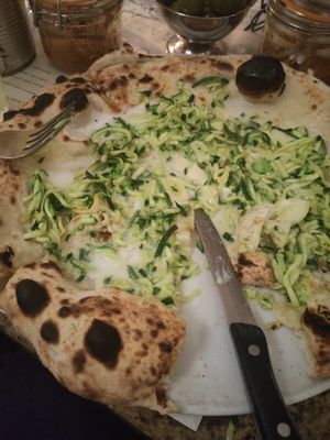 Zucchini vegan pizza at Gazzo in Berlin