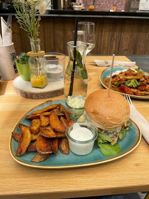 Veganer Burger mit Linsenpattie at Werk II in Haslach