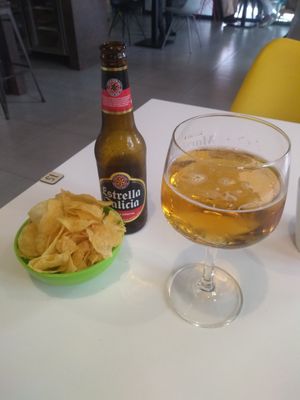 Beer and tapa at Samoa Café & Tapas in Redondela