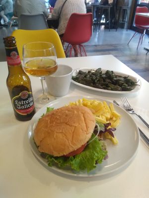 Vegan burger and Padron's peppers at Samoa Café & Tapas in Redondela