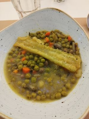 Menestra de verduras con penca en tempura at El Berenjenal in Valladolid