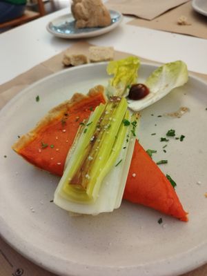 Tarta de pimientos del piquillo con puerro a la brasa at El Berenjenal in Valladolid