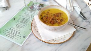 Sopa de legumes at Bloomy Market in Setubal