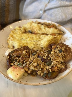 Vegan shepherds pie  at Bloomy Market in Setubal