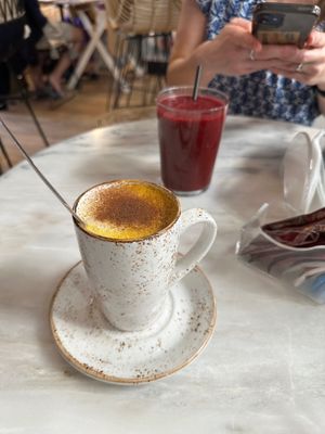  at Bloomy Market in Setubal