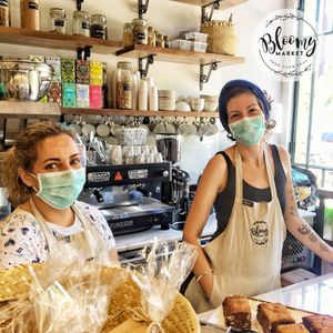 Bloomy team :) at Bloomy Market in Setubal