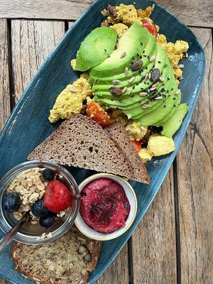 Vegan breakfast - heute vegan deluxe  at Cotidiano Promenadenplatz in Munich
