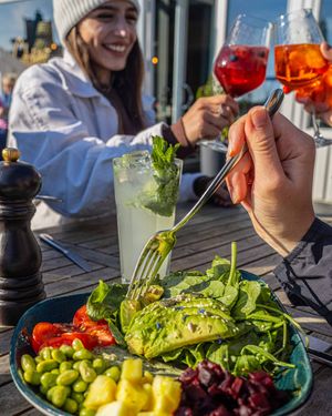 Avocado Power Bowl at Cotidiano Promenadenplatz in Munich