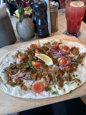 Veganer Kebap Flammkuchen  at Cotidiano Promenadenplatz in Munich