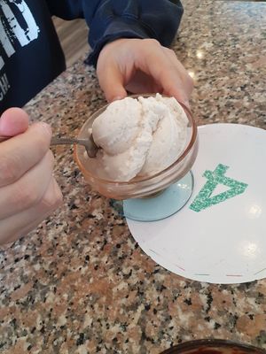 Vegan banana ice cream at Eiscafe Cortina in Husum