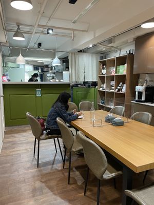 Her lovely tea salon at Bien Caramélisé in Kowloon