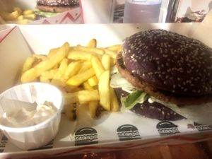 Beyond meat hamburger 🍔 🌱  at Picante in Sesimbra