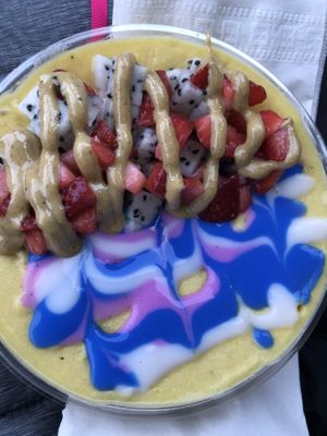 😋🤩  at Bright Bowls in Highland Park