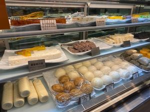 Desserts, buns at Ching Sum Zai 清心齋 - Sham Shui Po in Kowloon