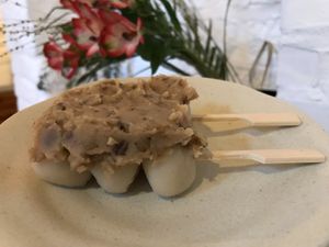 Kuri-an - Chestnut with White bean paste(Kasztan z Pastą z Białej Fasoli) Dango at Kotonoha in Torun