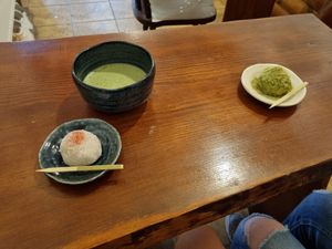 Matcha, botamochi i dalfuku at Kotonoha in Torun
