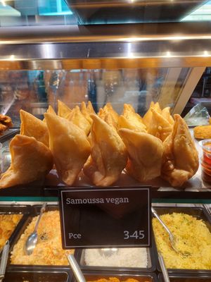 Samoussa at Manor Food Court in Lausanne