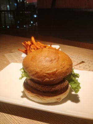 Botanical burger + L sweet potato fries #Veganuary at Umami Burger Aoyama Shop in Tokyo