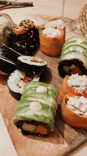 Uramaki Bonacate, Futomaki y Gunkan Tunesa son riquísimos  at Veganashi - Gluten Free Sushi in Barcelona