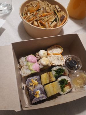 Yakisoba + combo at Veganashi - Gluten Free Sushi in Barcelona