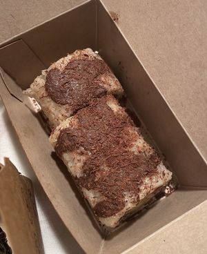 Uramaki platacao  at Veganashi - Gluten Free Sushi in Barcelona