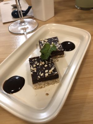 Postre barrita cacahuete y chocolate  at Veganashi - Gluten Free Sushi in Barcelona