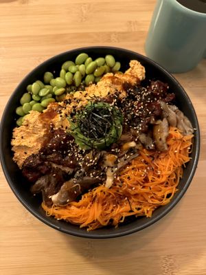 Pokenashi (with black rice) at Veganashi - Gluten Free Sushi in Barcelona