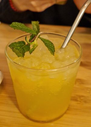 Maracuginger (ginger beer amb maracuià) at Veganashi - Gluten Free Sushi in Barcelona