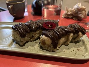 Dessert roll (banana, peanut butter, chocolate)  at Veganashi - Gluten Free Sushi in Barcelona
