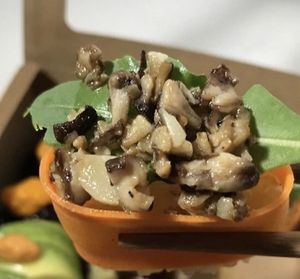 Gunkan de zanahoria, arroz integral, shiitake, rúcula.  at Veganashi - Gluten Free Sushi in Barcelona