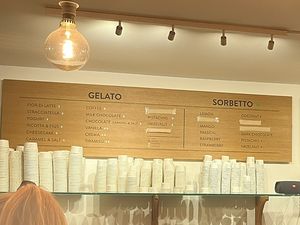 Offerings  at Massimo Gelato - Hanzenstraat in Amsterdam