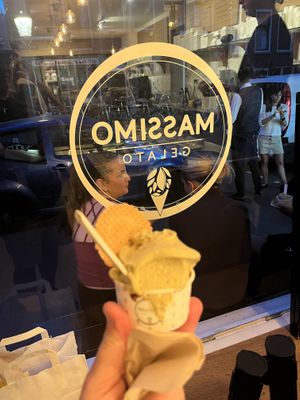 Pistachio and dark chocolate  at Massimo Gelato - Hanzenstraat in Amsterdam