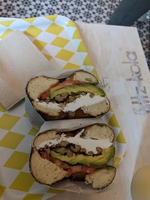 Avocado Walnut at Budapest Bagel in Vienna