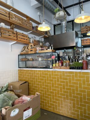 Adentro  at Pequeno Café e Bistrô - Arroios in Lisbon