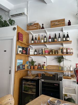 Tienda  at Pequeno Café e Bistrô - Arroios in Lisbon